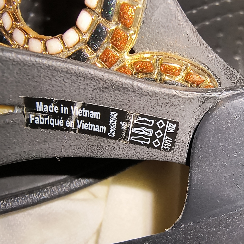 Crocs Sanrah Diamante Embellished Black/Rose Gold Wedge Flip Sandal Women's 6 w - Picture 13 of 14